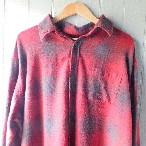 🎨 Oversized Artist Flannel Shirt - Picture 2 of 11